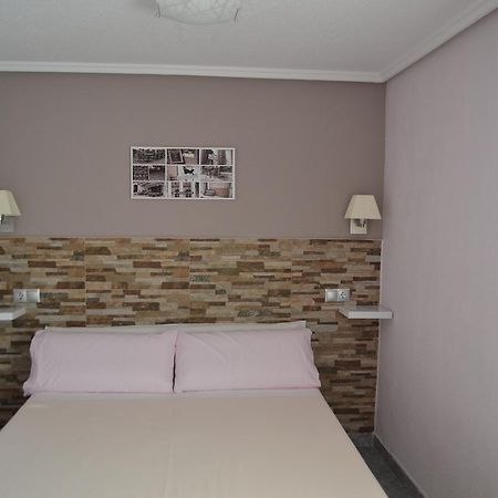 Hostal La Pilarica Paterna Extérieur photo