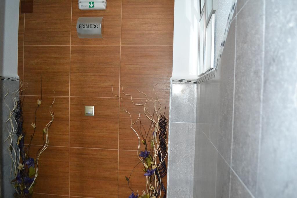Hostal La Pilarica Paterna Extérieur photo
