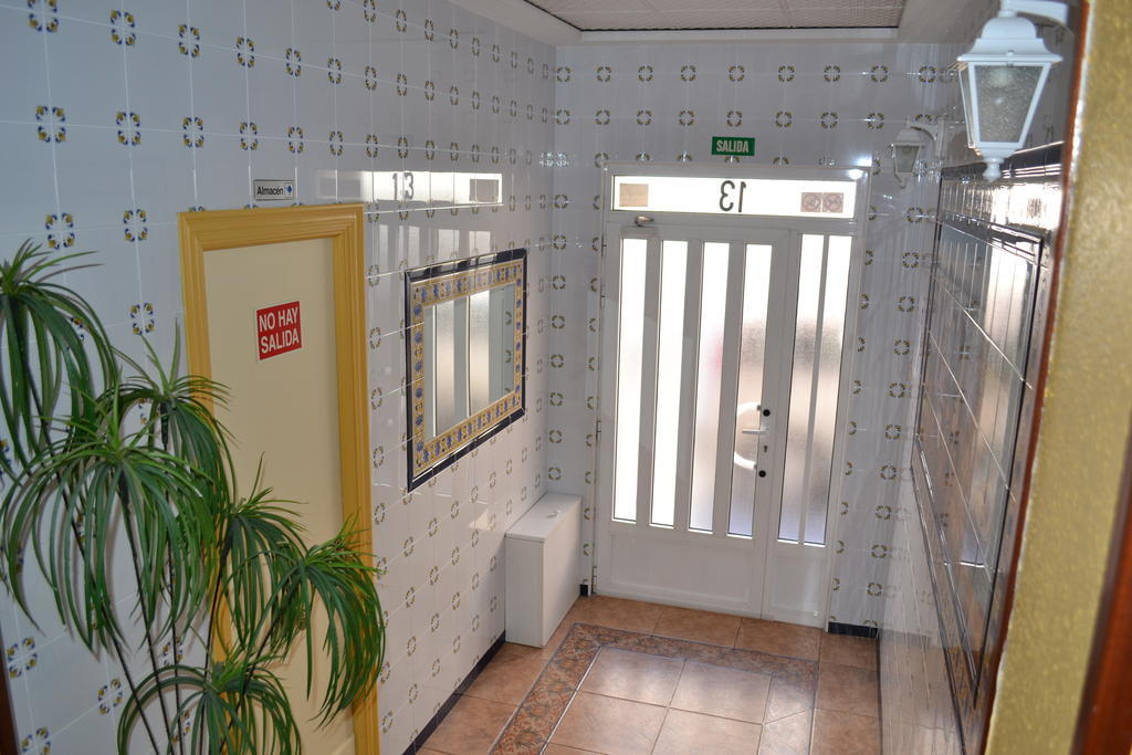 Hostal La Pilarica Paterna Extérieur photo