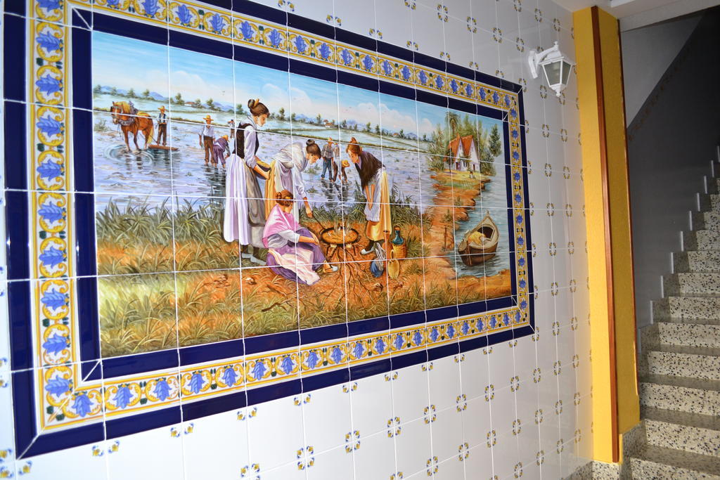 Hostal La Pilarica Paterna Extérieur photo