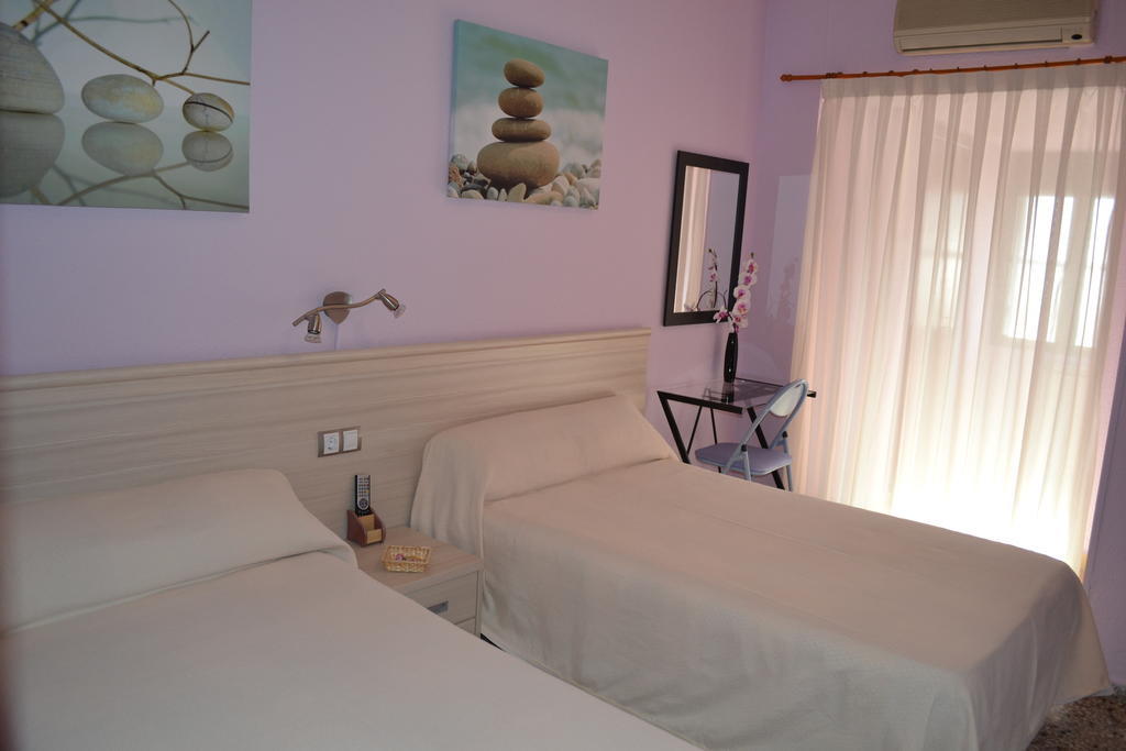 Hostal La Pilarica Paterna Chambre photo