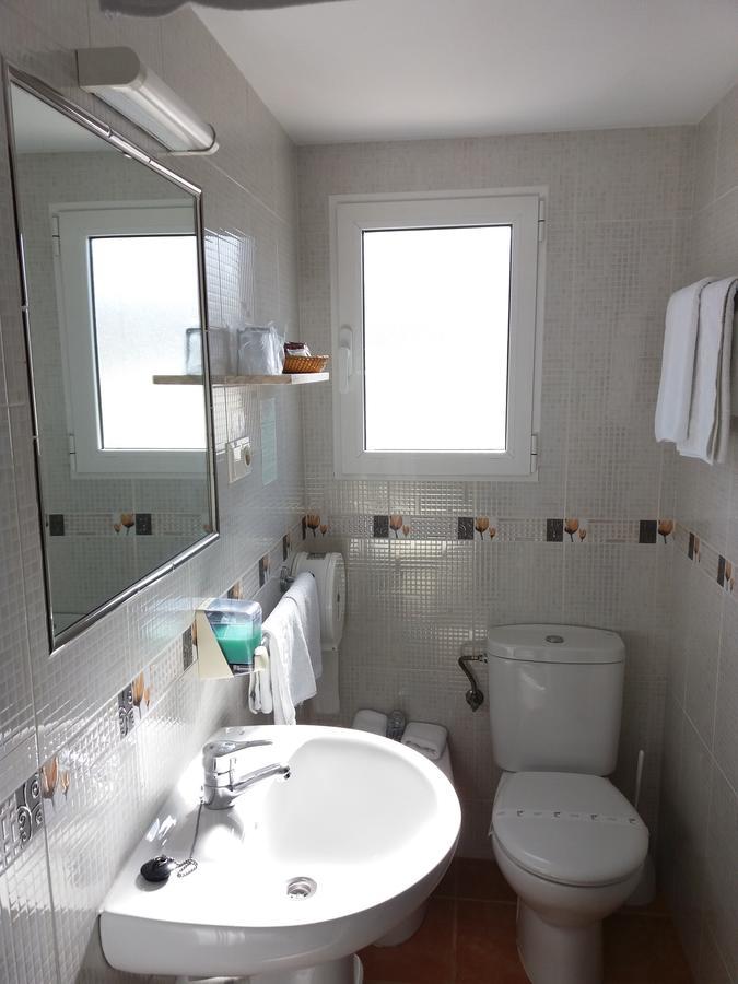 Hostal La Pilarica Paterna Extérieur photo