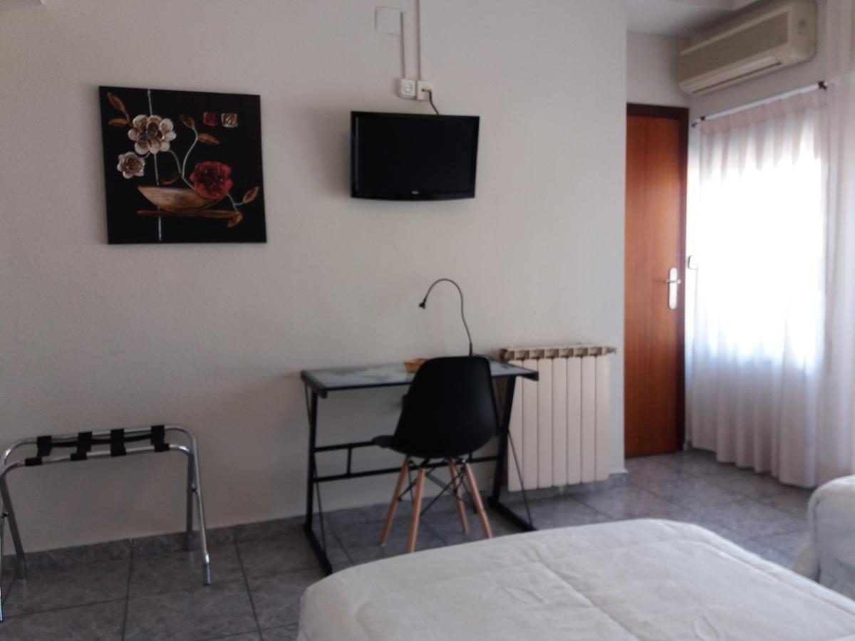 Hostal La Pilarica Paterna Chambre photo