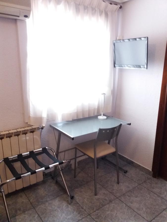 Hostal La Pilarica Paterna Chambre photo