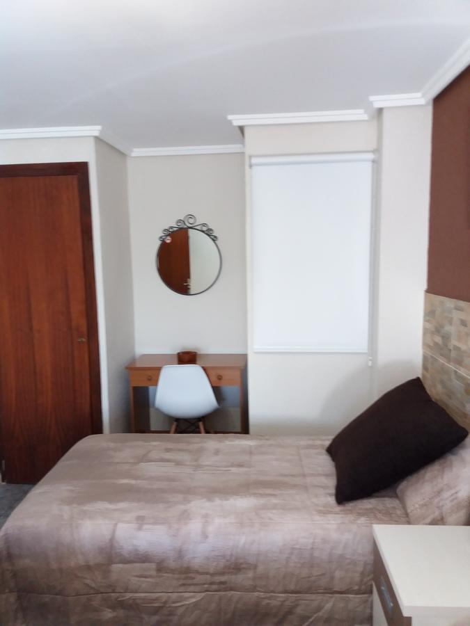Hostal La Pilarica Paterna Extérieur photo