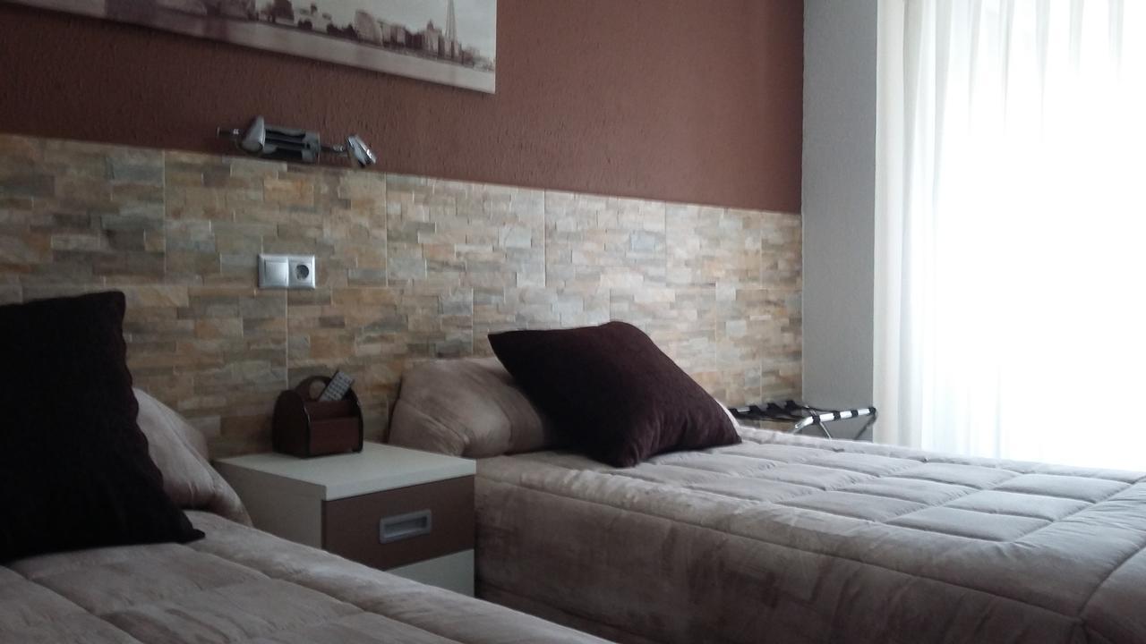 Hostal La Pilarica Paterna Extérieur photo