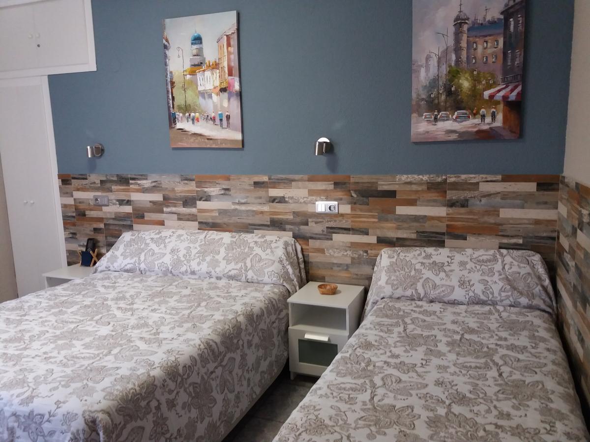 Hostal La Pilarica Paterna Extérieur photo