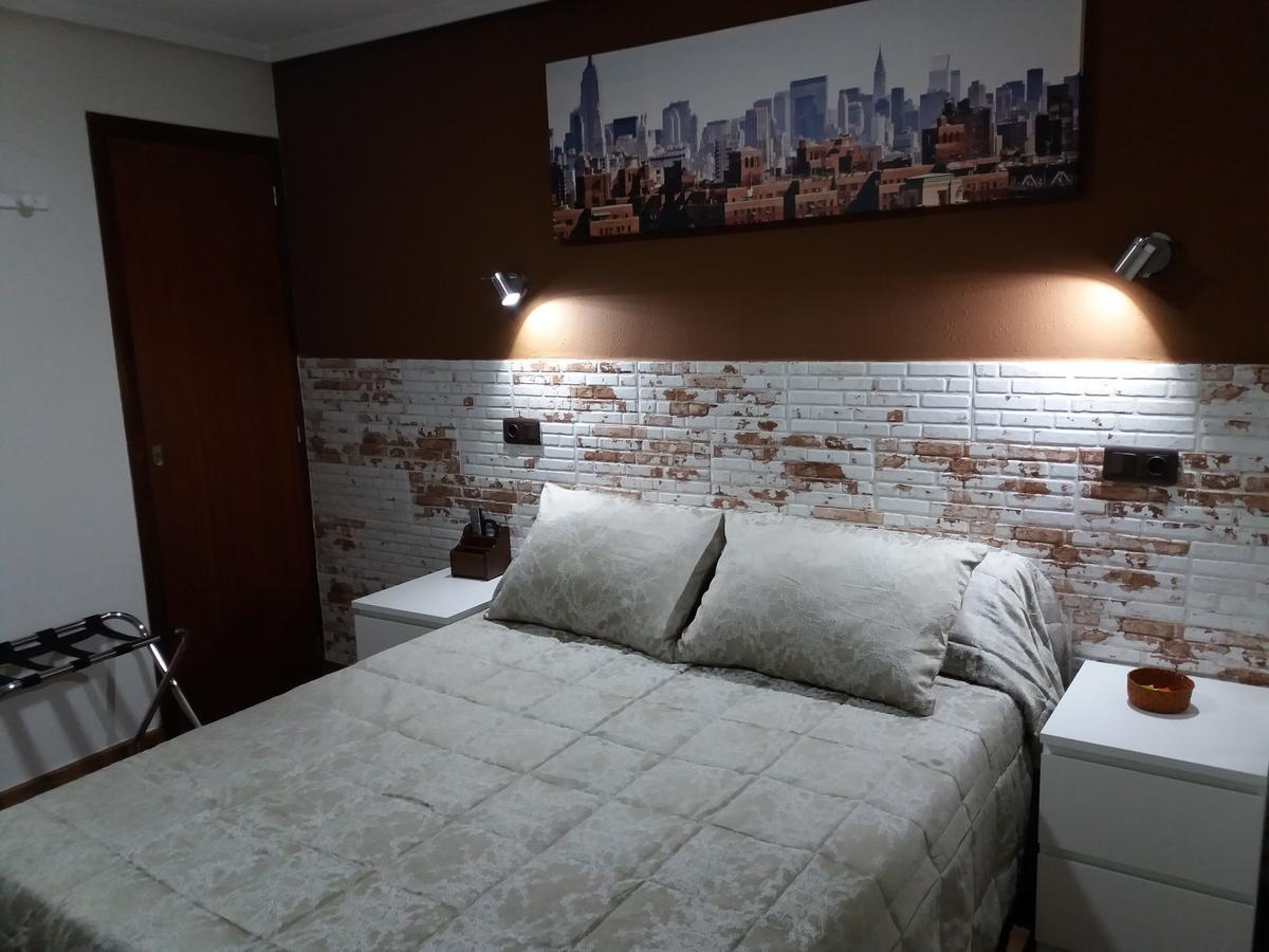 Hostal La Pilarica Paterna Extérieur photo
