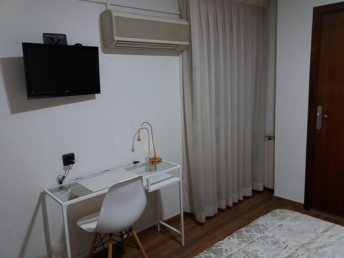 Hostal La Pilarica Paterna Extérieur photo