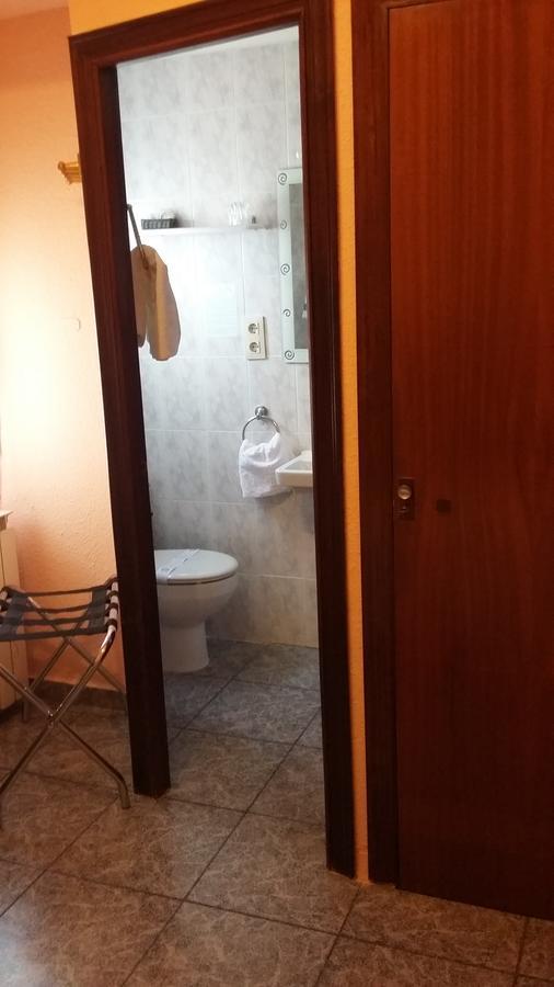 Hostal La Pilarica Paterna Extérieur photo