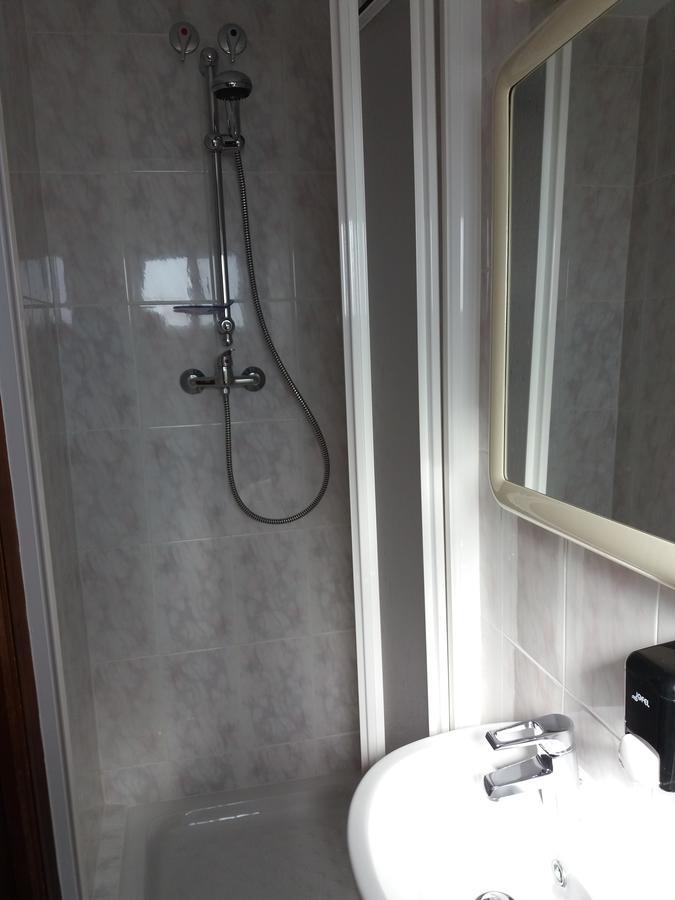 Hostal La Pilarica Paterna Extérieur photo