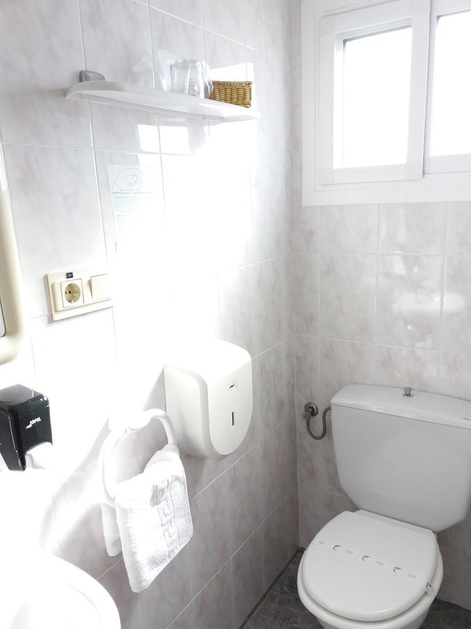 Hostal La Pilarica Paterna Extérieur photo
