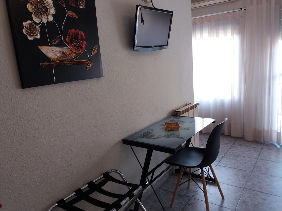 Hostal La Pilarica Paterna Extérieur photo