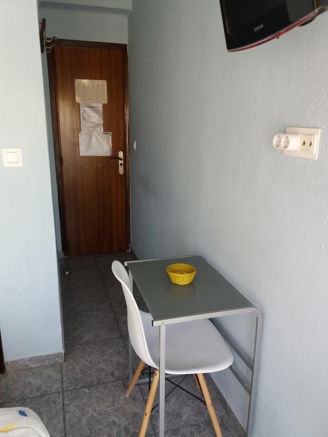 Hostal La Pilarica Paterna Extérieur photo