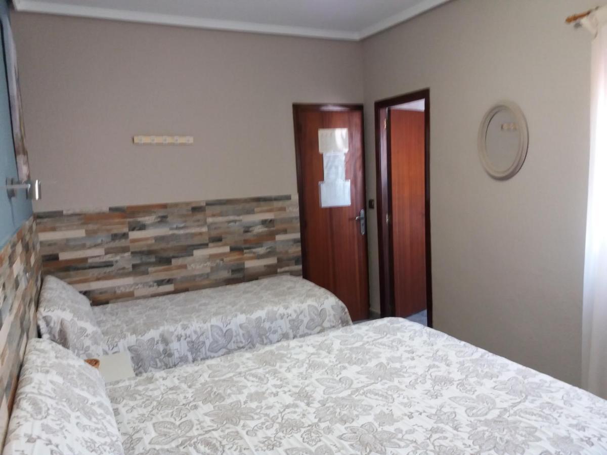 Hostal La Pilarica Paterna Chambre photo